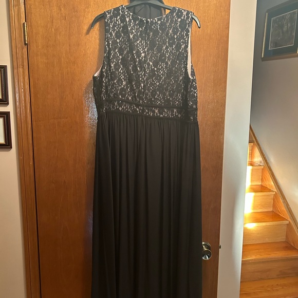 Lace & Sequin Full Length Evening Gown - Picture 5 of 8